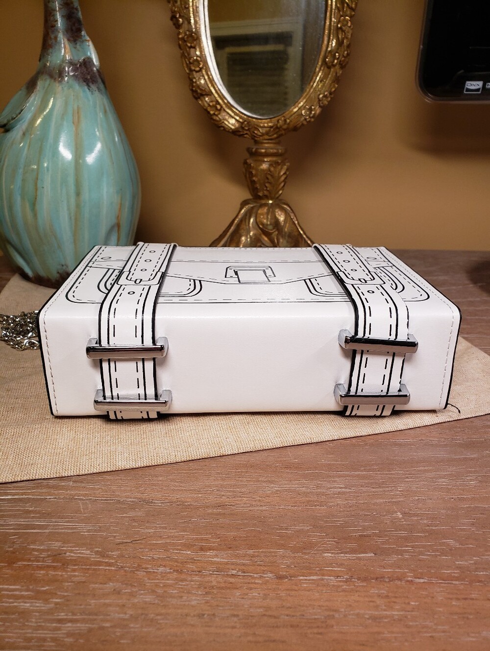 White Cartoon-Style Clutch / Crossbody Bag w/ Chain Strap & Matching Watch NWT! - Picture 7 of 9